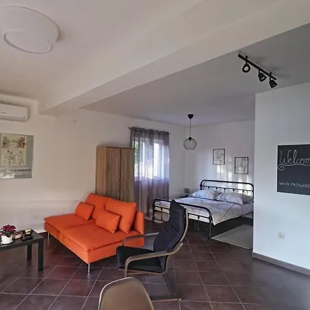 Apartman Studio Pesja Omisalj Exterior photo
