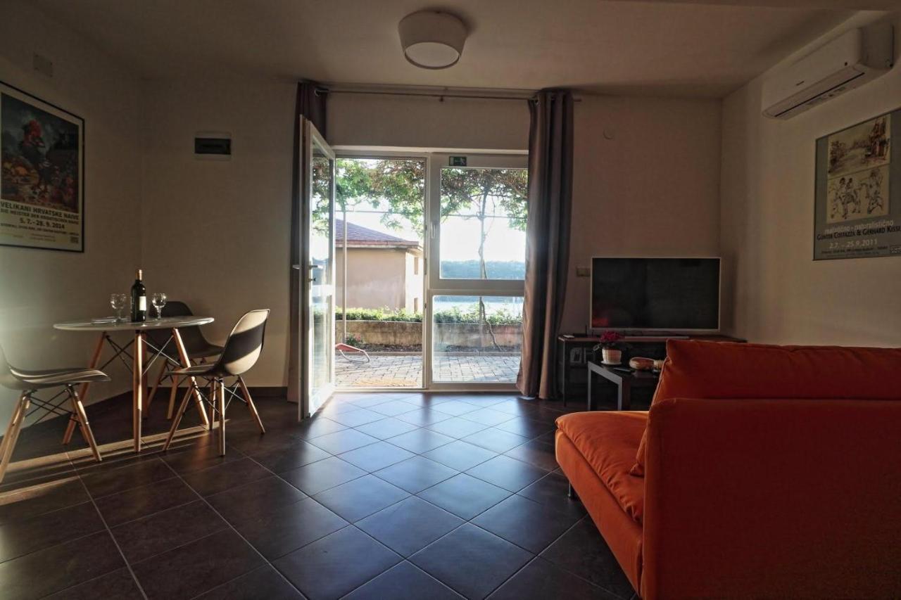 Pesja Apartment *